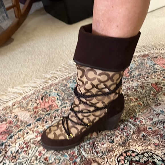 Coach brown&tan calf high boots -size 7 medium excellent condition - Picture 4 of 5